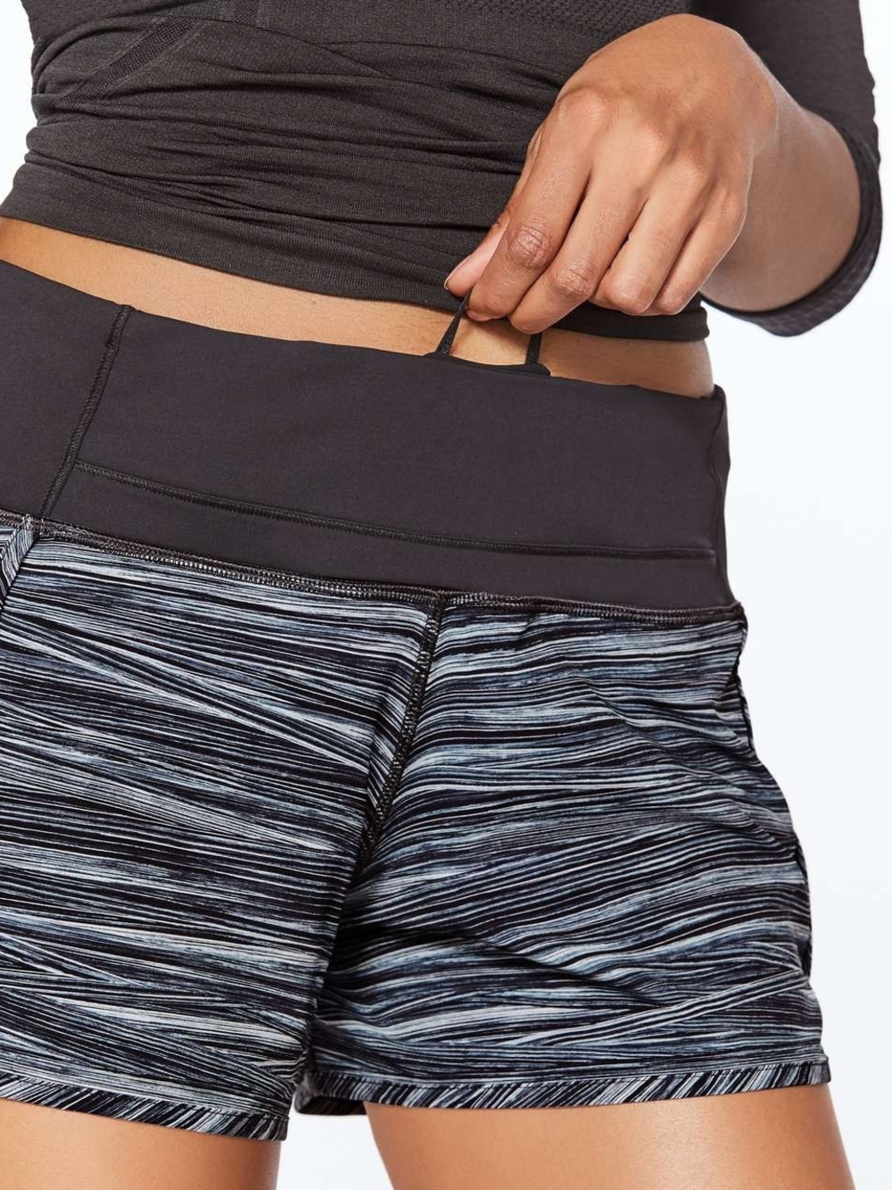 Lululemon Run Times Short 4"
Low Tide Alpine White Black Size 10